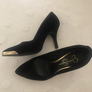 Black Velvet Pumps
